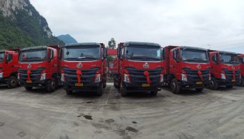 專業(yè)服務(wù)，成就大客戶，玉柴機電交付10臺乘龍自卸車