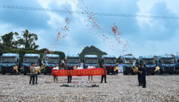 玉柴物流集團(tuán)玉柴機(jī)電玉林公司交付20輛乘龍牽引重載新能源車，助力客戶開啟綠色運(yùn)輸新篇章